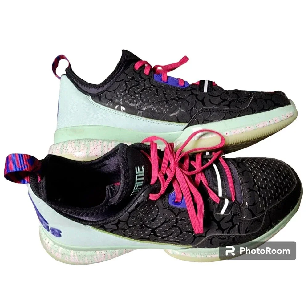 Adidas D Lillard 1 'Night Of The Ballin Dead' Sneakers Glow in the Dark Sz 10.5